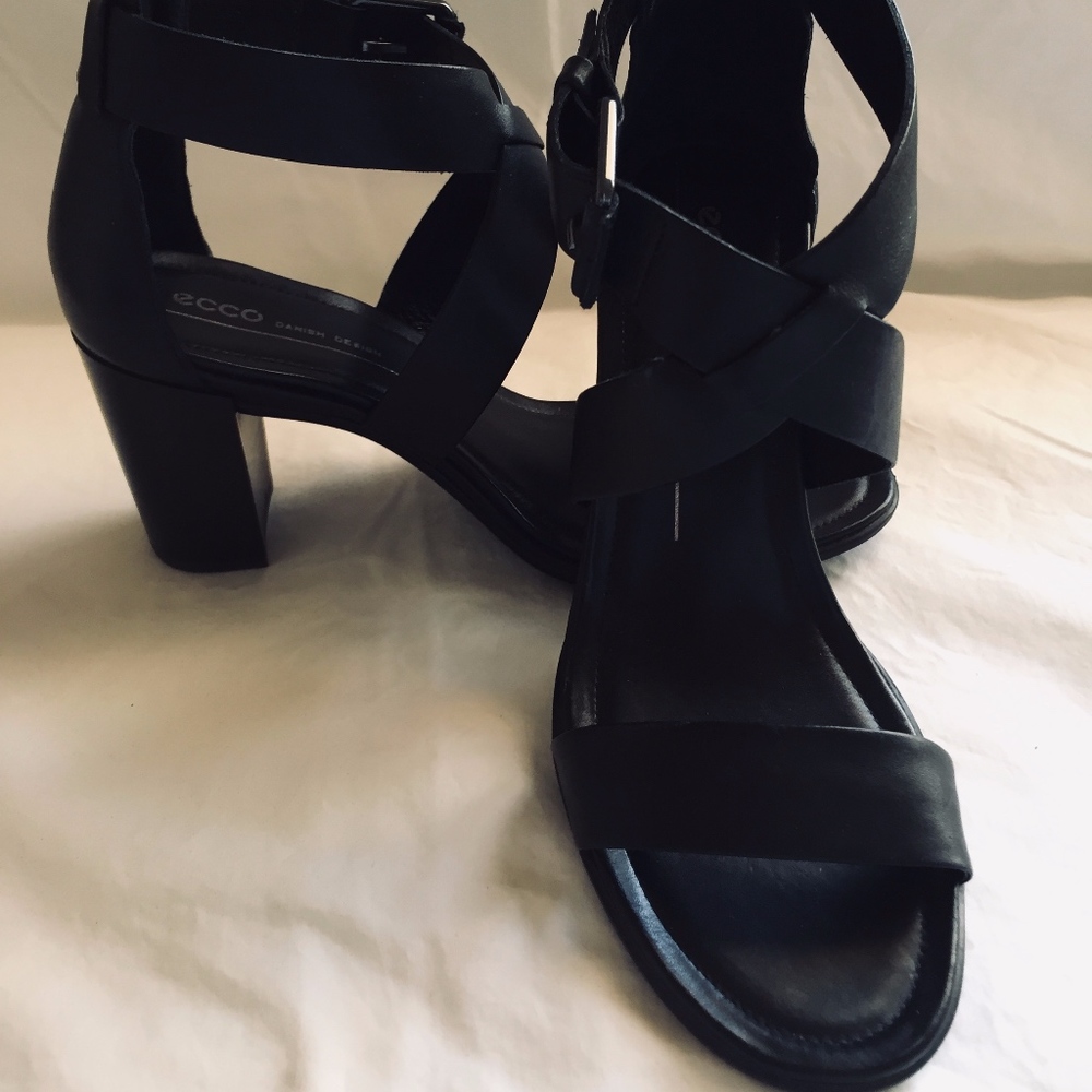 ECCO Block Heel Strappy Sandal- Sz 38